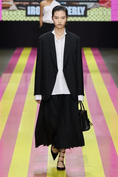 Look 8
